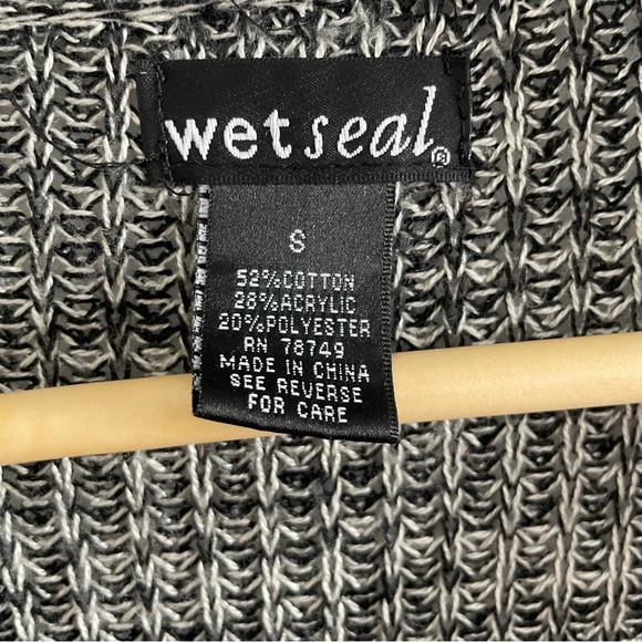 Black white and gray chunky cardigan - Picture 2 of 3